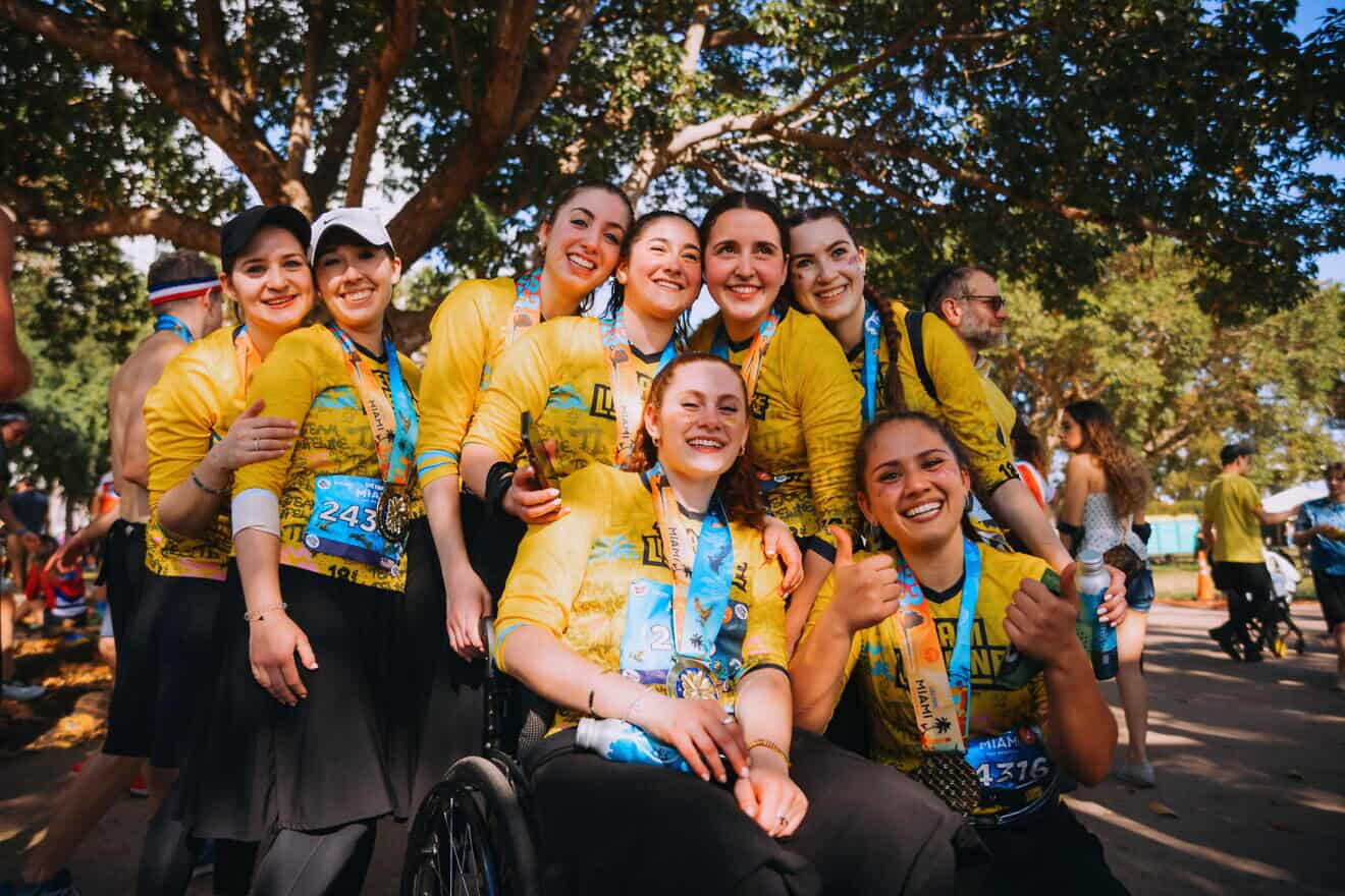 Runners, cheerleaders and other participants support Chai Lifeline as part of the Miami Marathon on Jan. 30, 2023. Credit: Courtesy.