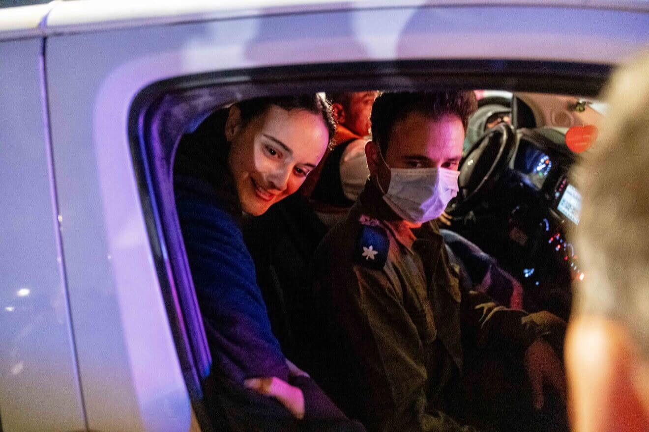 Released hostage Emily Damari arrives at Sheba Medical Center at Tel Hashomer in Ramat Gan, on Jan. 19, 2025. Photo by Yonatan Sindel/Flash90.