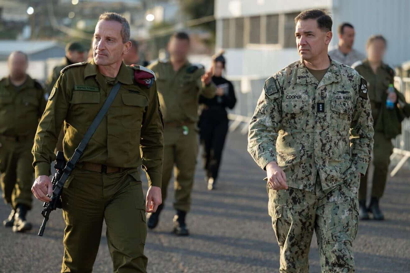 The deputy commander of U.S. Central Command (CENTCOM), Vice Admiral Brad Cooper (right), visits Israel, January 2025. Credit: IDF.