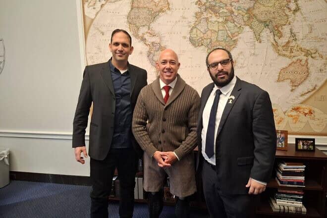 IDF Maj. (res.) Gilad Ach (left), CEO of the Israeli Reservists—Generation of Victory, meets with Rep. Brian Mast (center) of Florida, chairman-designate of the House Foreign Affair Committee, in Washington, December 2024. Credit: Courtesy.
