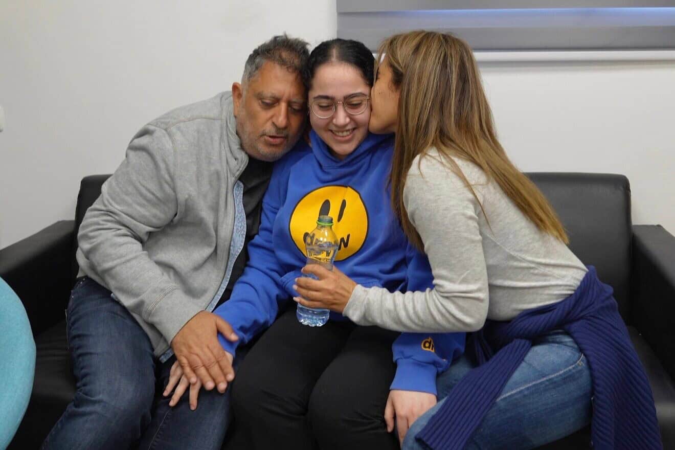 Former captive Liri Albag and her parents at the IDF's Re'im Camp near the Gaza Strip, Jan. 25, 2025. Credit: IDF Spokesperson's Unit.