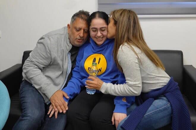Former captive Liri Albag and her parents at the IDF's Re'im Camp near the Gaza Strip, Jan. 25, 2025. Credit: IDF Spokesperson's Unit.