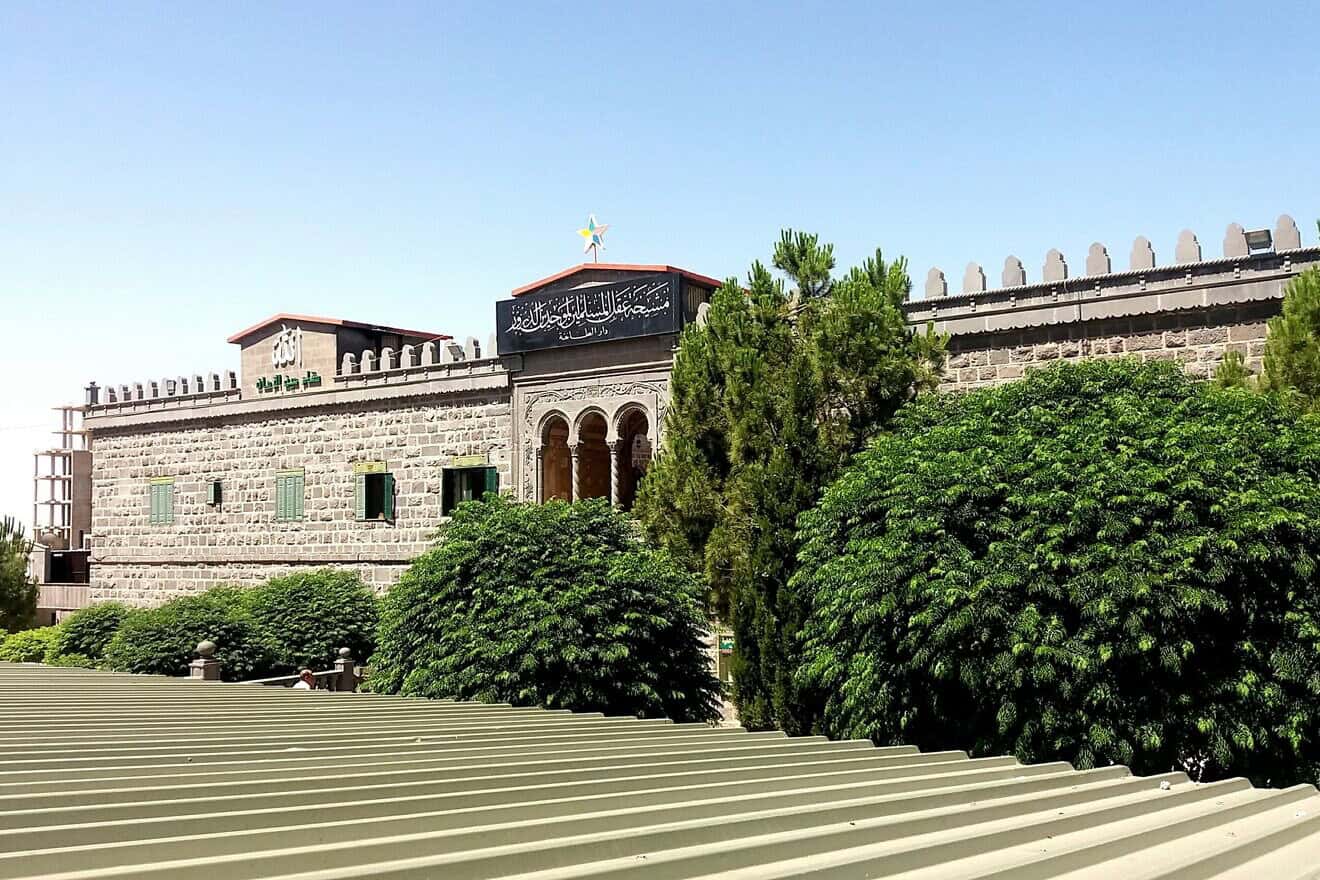 Maqam Ain al-Zaman, the Druze headquarters in Syria, in the southern Suwayda Province, June 26, 2023. Photo by  Drozi Yarka/Flickr via Wikimedia Commons.