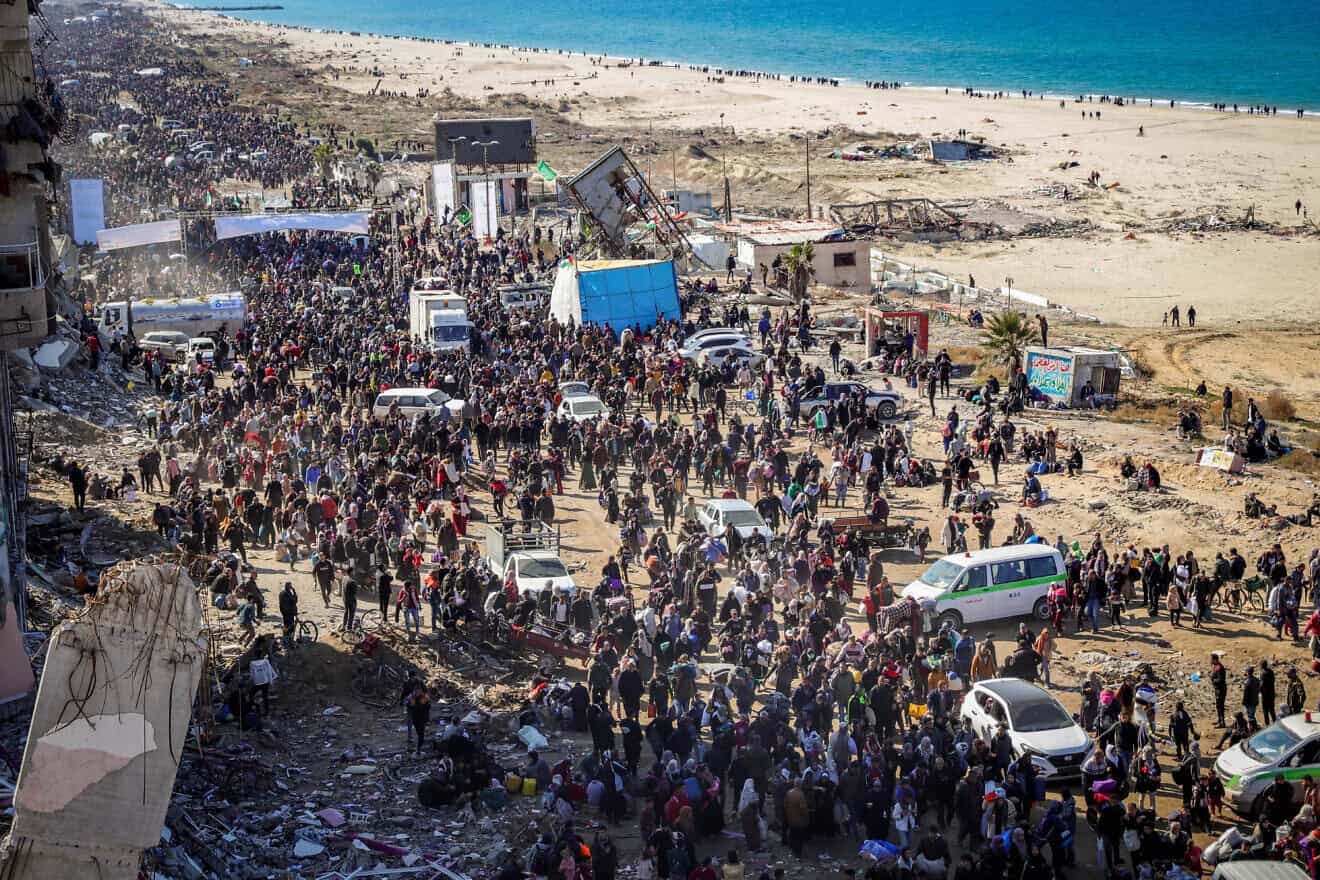 Palestinians return to the northern Gaza Strip, as seen in Gaza City, Jan. 27, 2025. Photo by Khalil Kahlout/Flash90.