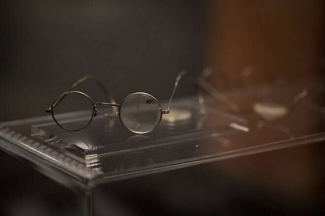 Spectacles, original in the collection of the Auschwitz-Birkenau State Museum. Credit: Musealia.