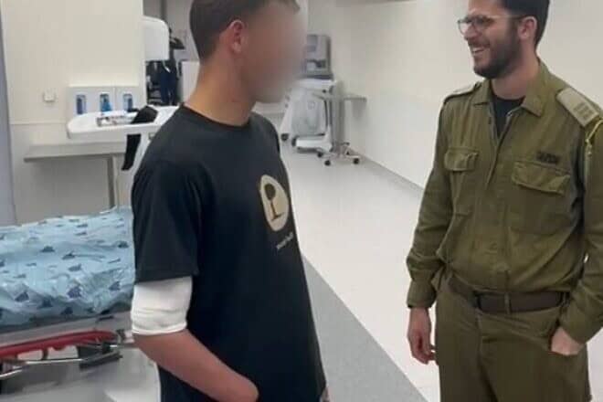 Captain A., left, speaks with another Israe Defense Forces captain at a hospital in Tel Aviv, Israel on Jan. 21, 2025. Photo courtesy of the IDF Spokesperson's Unit.