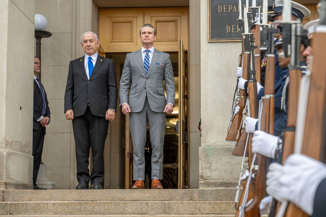 U.S. Secretary of Defense Pete Hegseth hosts Israeli Prime Minister Benjamin Netanyahu at the Pentagon, Washington, D.C., Feb. 5, 2025. Credit: U.S. Air Force Senior Airman Madelyn Keech/U.S. Department of Defense.