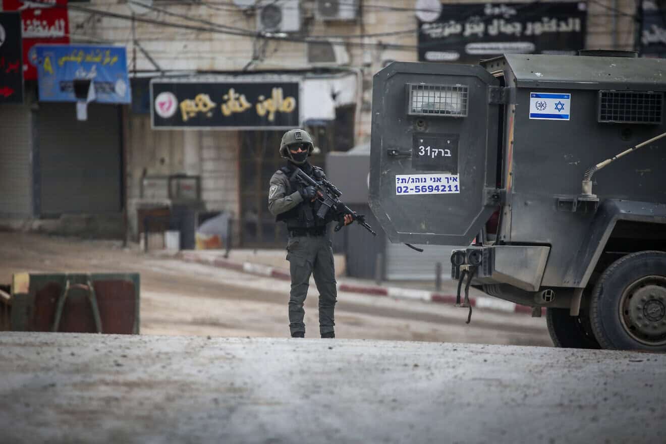An Israel Border Police officer during a counter-terrorism operation in Jenin, northern Samaria, Feb. 1, 2025. Photo by Nasser Ishtayeh/Flash90.