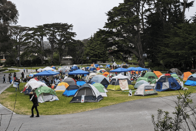 A tent encampment supporting Hamas and Palestinians in the Gaza Strip on the quad of San Francisco State University, May 3, 2024. Credit: Mariwlqs via Wikimedia Commons.