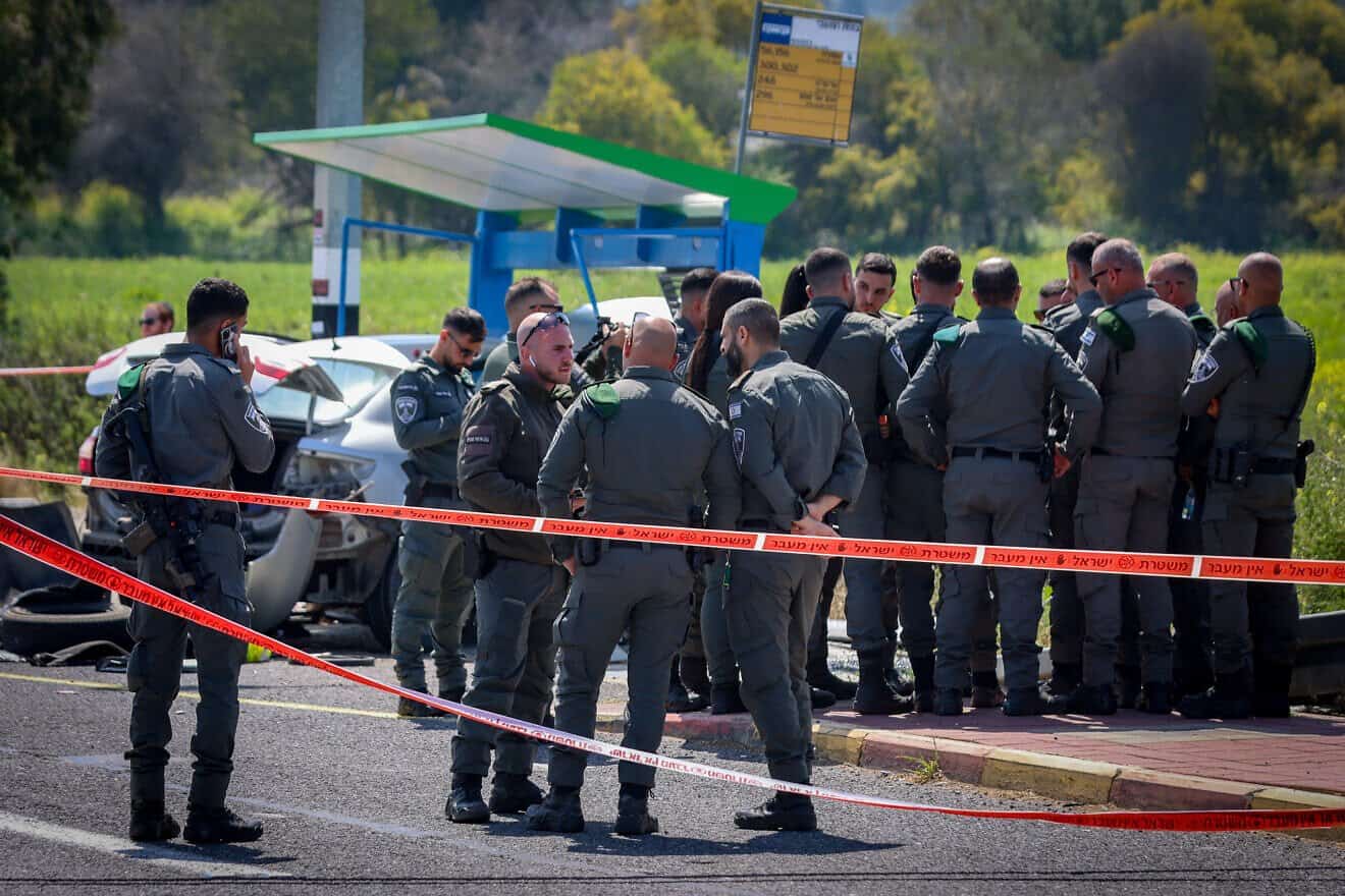 Israeli security forces at the scene of a terror attack near Yokneam, March 24, 2025. Photo by David Cohen/Flash90.