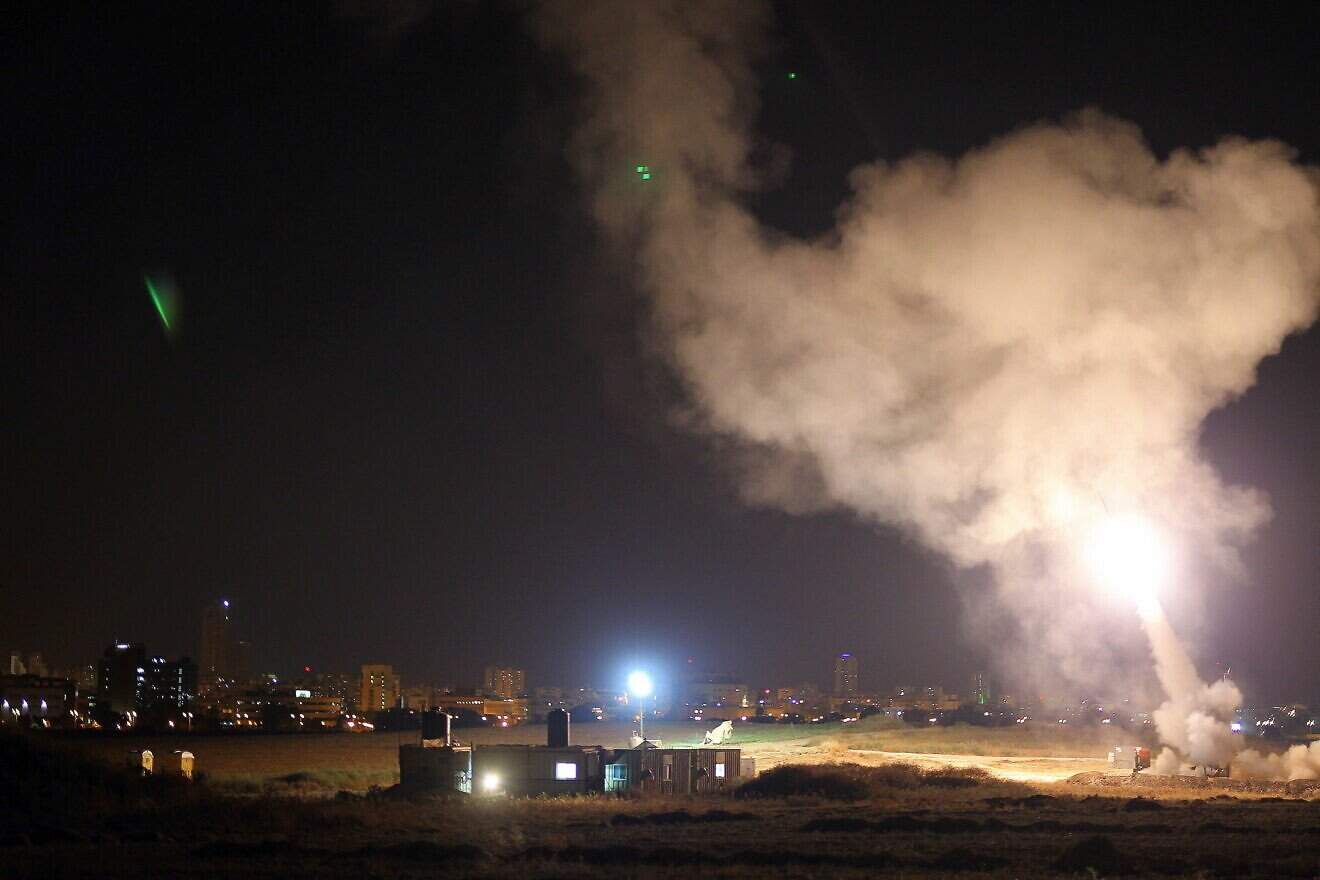 Iron Dome system intercepts rockets launched from Gaza Strip aimed at the city of Ashdod, on July 8, 2014. Credit: Israel Defense Forces via Wikimedia Commons.