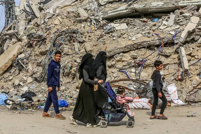 Palestinians in Khan Yunis, in the southern Gaza Strip, on March 6, 2025. Photo by Abed Rahim Khatib/Flash90.
