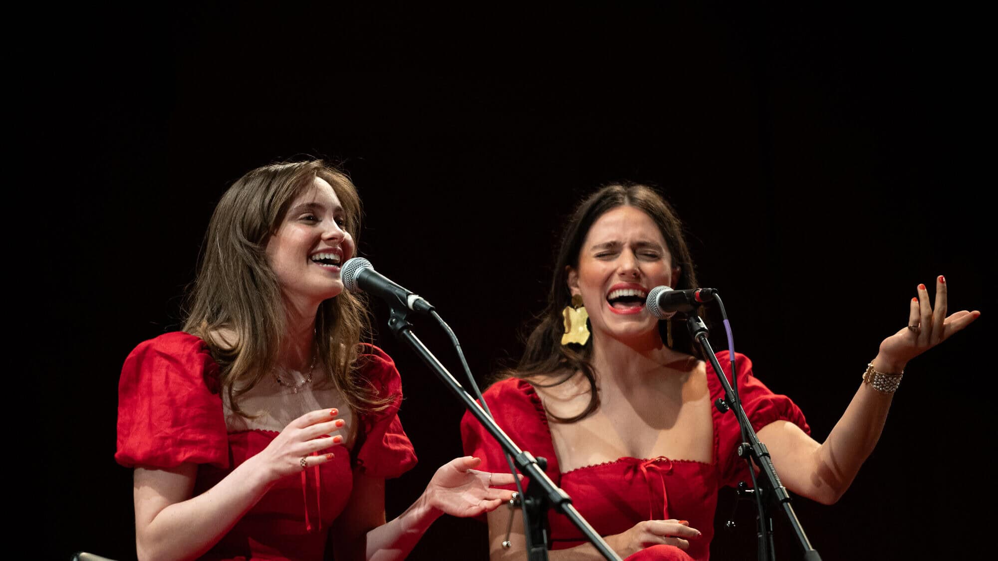 The Shvesters: Chava Levi (left) and Polina Fradkin. Photo by Nira Dayanim.