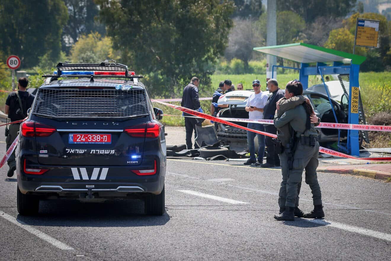 Israeli security personnel at the scene of a terrorist attack near Yokneam in the Lower Galilee, March 24, 2025. Photo by David Cohen/Flash90.