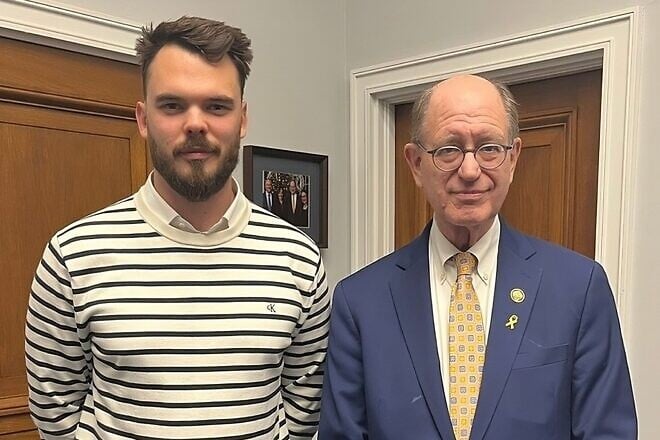 Rep. Brad Sherman (D-Calif.) meets with rescued hostage Andrey Kozlov, March 25, 2025. Credit: Courtesy.
