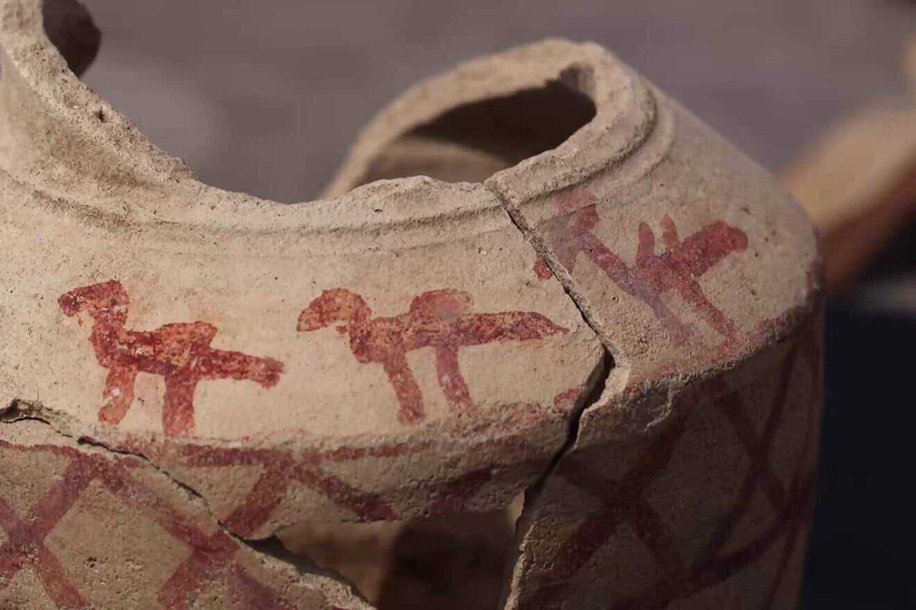 The special clay jug used for liquid storage 1,200 years ago. Photo by Emil Aladejm, Israel Antiquities Authority.