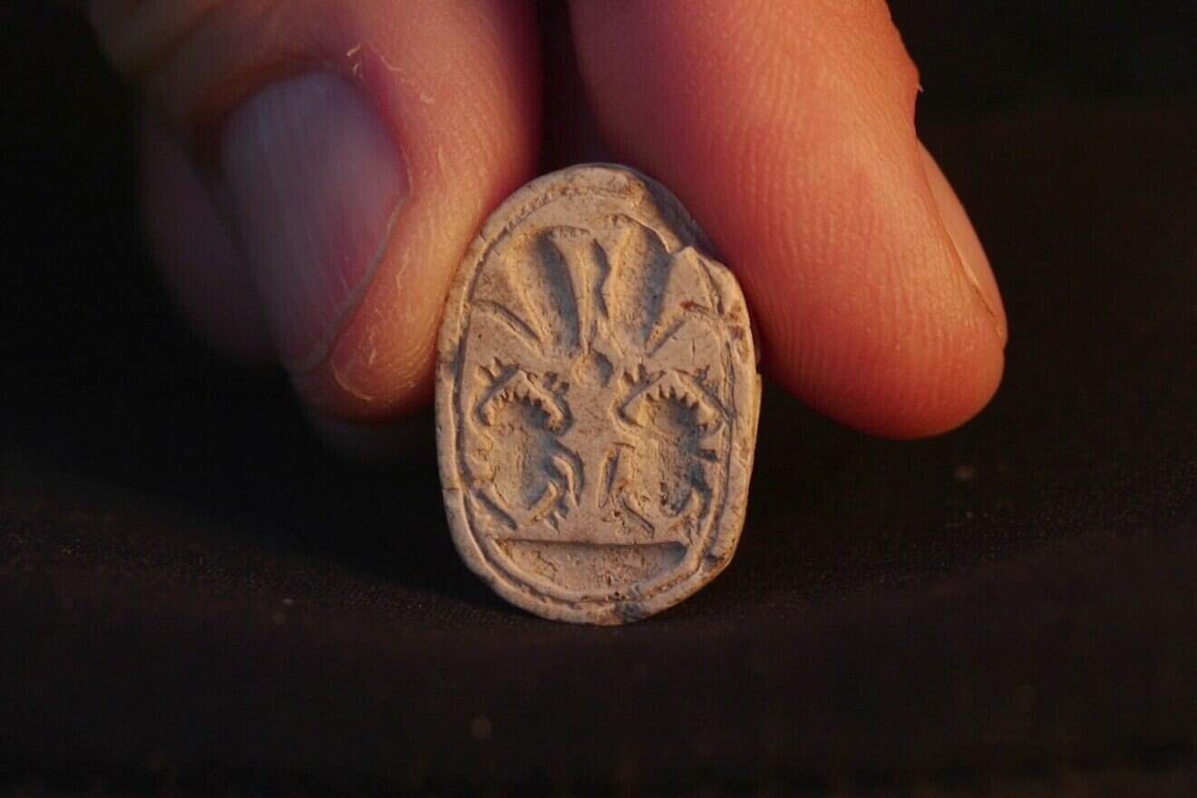 The scarab seal from Tel Azekah. Photo by Emil Aladjem/Israel Antiquities Authority.