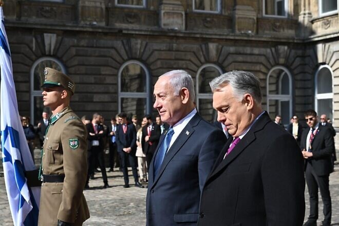 Israeli Prime Minister Benjamin Netanyahu being welcomed by Hungarian Prime Minister Viktor Orbán and an honor guard in Budapest, April 3, 2025. Photo by Avi Ohayon/GPO.