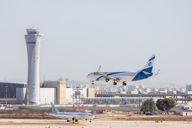 An EL AL flight lands at Ben-Gurion International Airport, March 31, 2025. Photo by Yossi Aloni/Flash90.