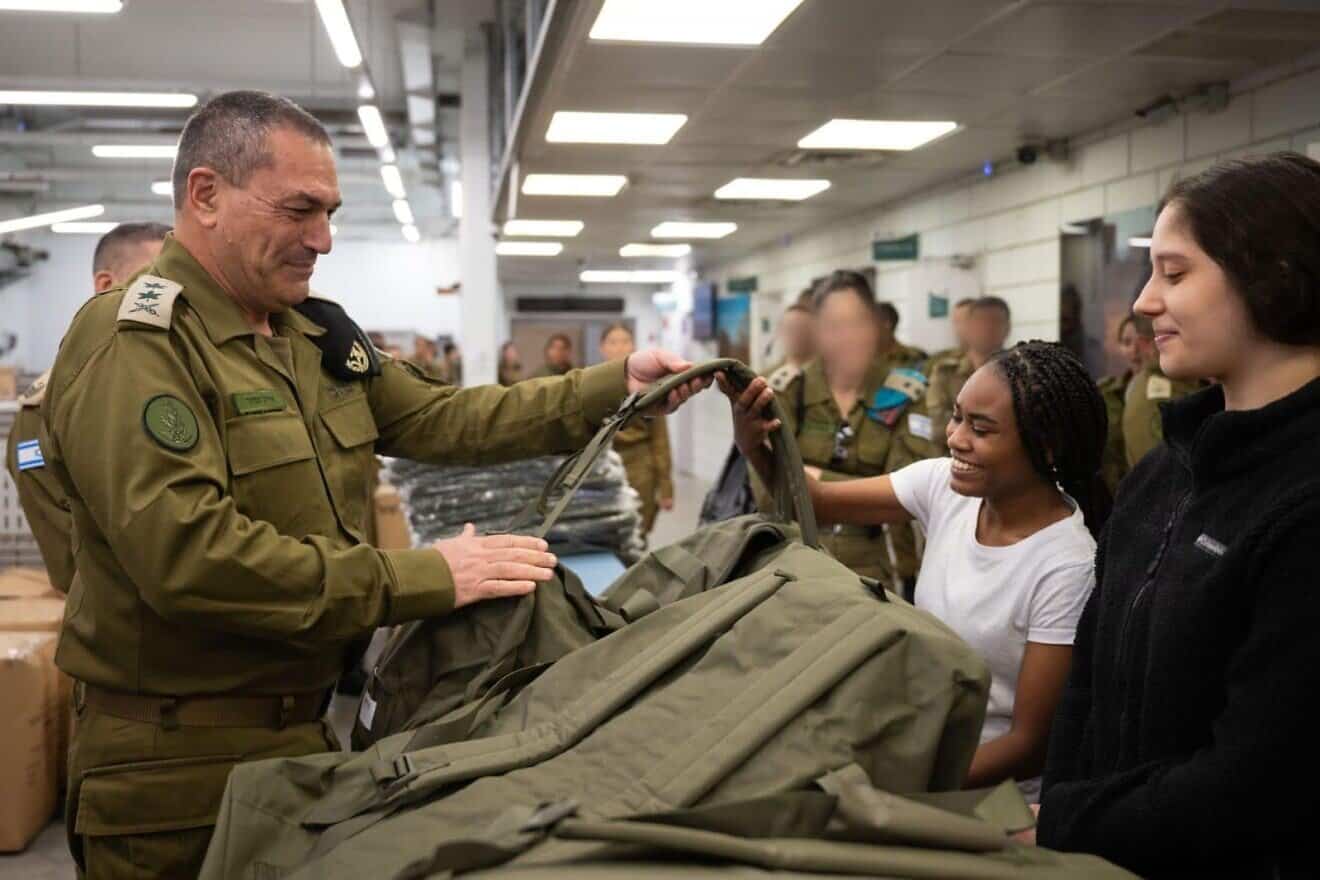 Israel Defense Forces Chief of Staff Lt. Gen. Eyal Zamir provides army kit to field observer recruits at the Tel Hashomer induction base in Ramat Gan, April 6, 2025. Credit: IDF.