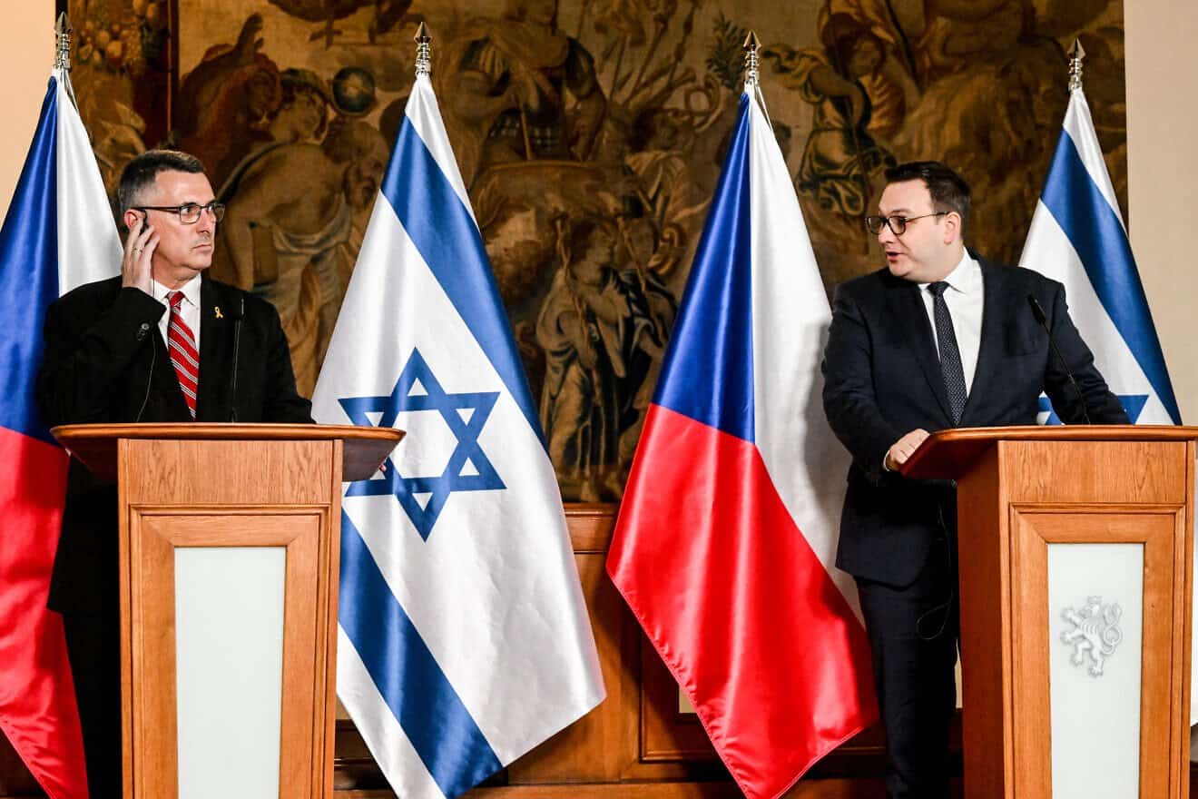 Czech Foreign Minister Jan Lipavsky (R) and his Israeli counterpart Gideon Saar give a joint press conference on Nov. 28, 2024, in Prague, Czech Republic. Photo by Michal Cizek/AFP via Getty Images.