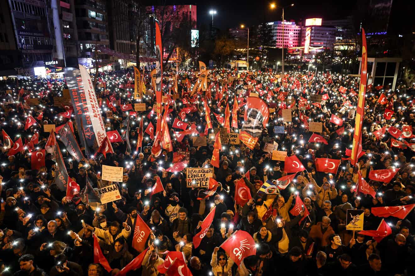 Demonstrators protesting against the arrest of the Mayor of Istanbul Ekrem Imamoglu block Atatürk Boulevard on March 22, 2025 in Ankara, Türkiye. Photo by Ugur Yildirim/dia images via Getty Images.