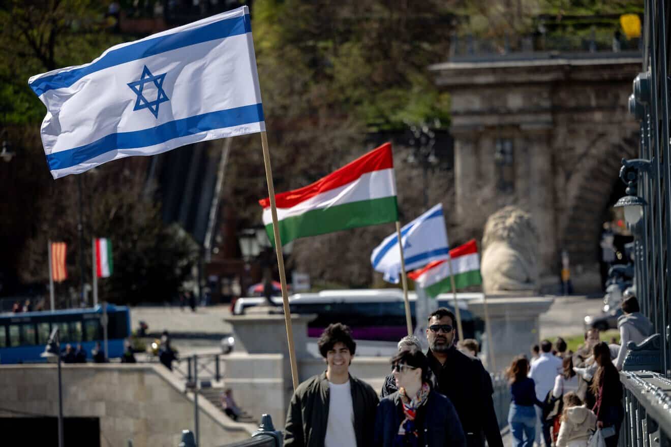 Israeli and Hungarian flags fly on the Széchenyi Chain Bridge in Budapest during Prime Minister Benjamin Netanyahu's four-day visit to Hungary, April 3, 2025.  Photo by Janos Kummer/Getty Images.