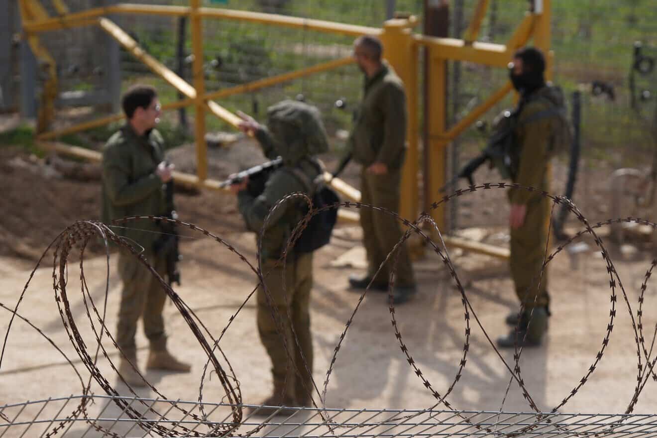 Israeli soldiers on the border fence on the Israeli border with Syria, northern Israel, March 14, 2025. Photo by Ayal Margolin/Flash90.