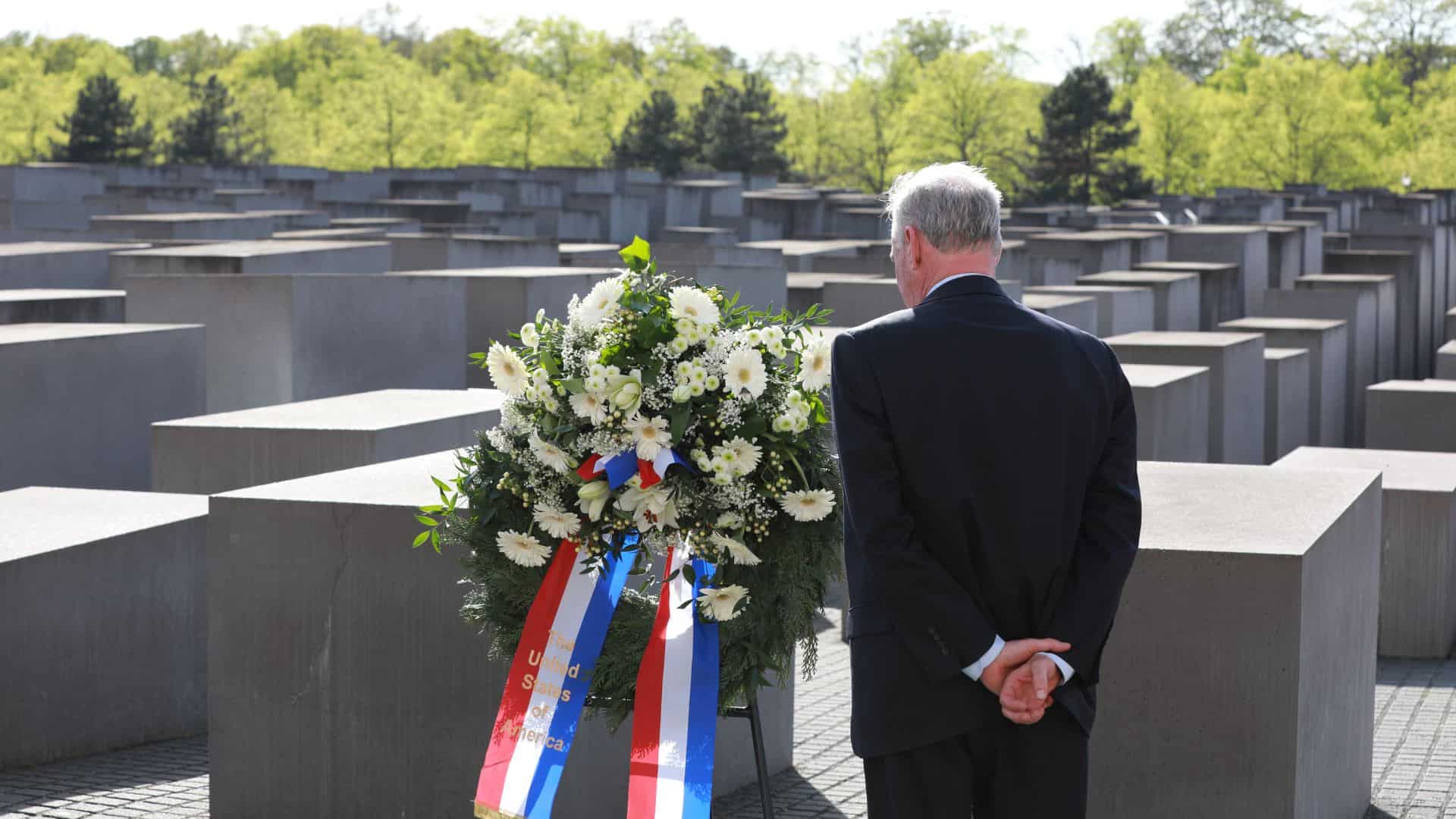 Tim Kaine, Memorial to the Murdered Jews of Europe
