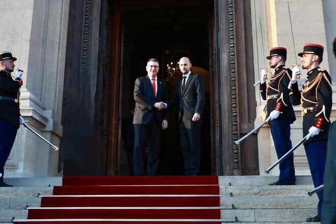 Israel's Foreign Minister Gideon Sa'ar (left) shakes hands with his French counterpart Jean-Noël Barrot on the steps outside the French Foreign Ministry in Paris on April, 3, 2025. (Shalev Man).