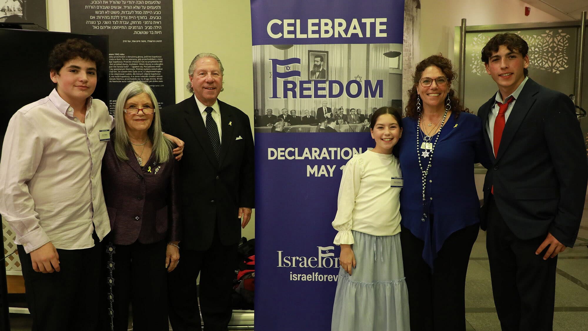 Elana Yael Heideman with her parents and children. Credit: Courtesy.