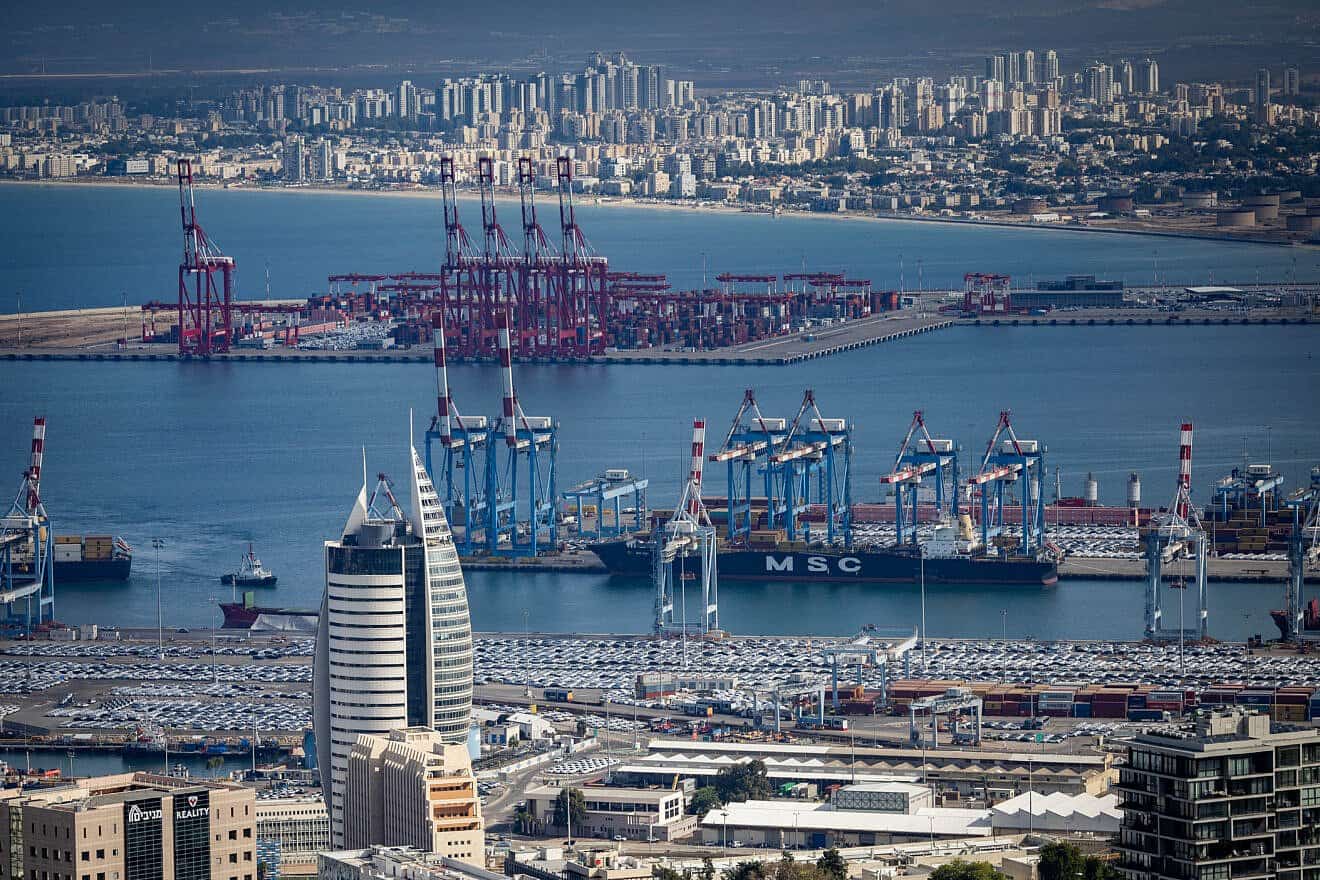 A view of Haifa Port, Nov. 17, 2024. Photo by Yonatan Sindel/Flash90.
