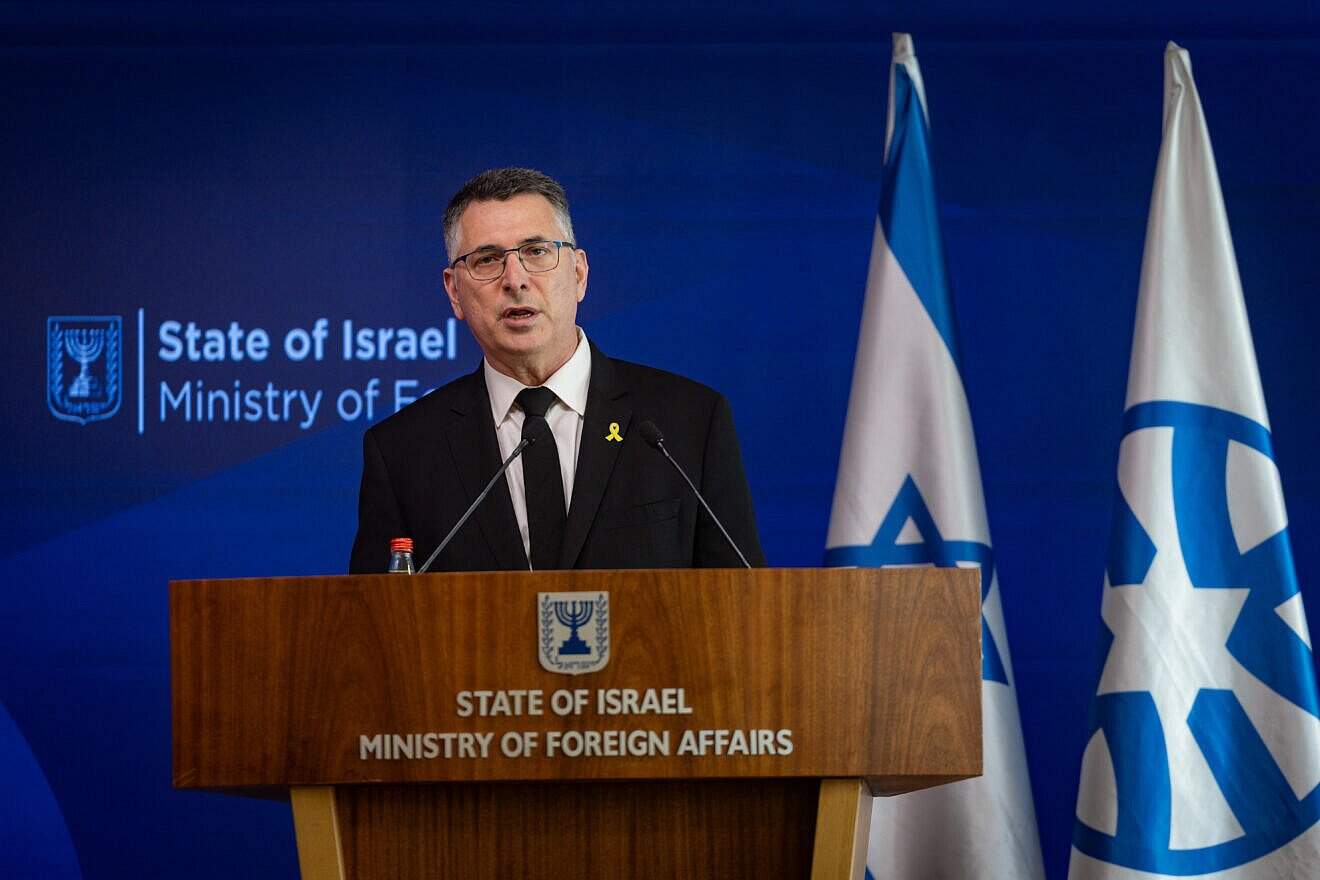Israeli Foreign Minister Gideon Sa'ar holds a press conference at the ministry in Jerusalem, May 22, 2025. Photo by Yonatan Sindel/Flash90.
