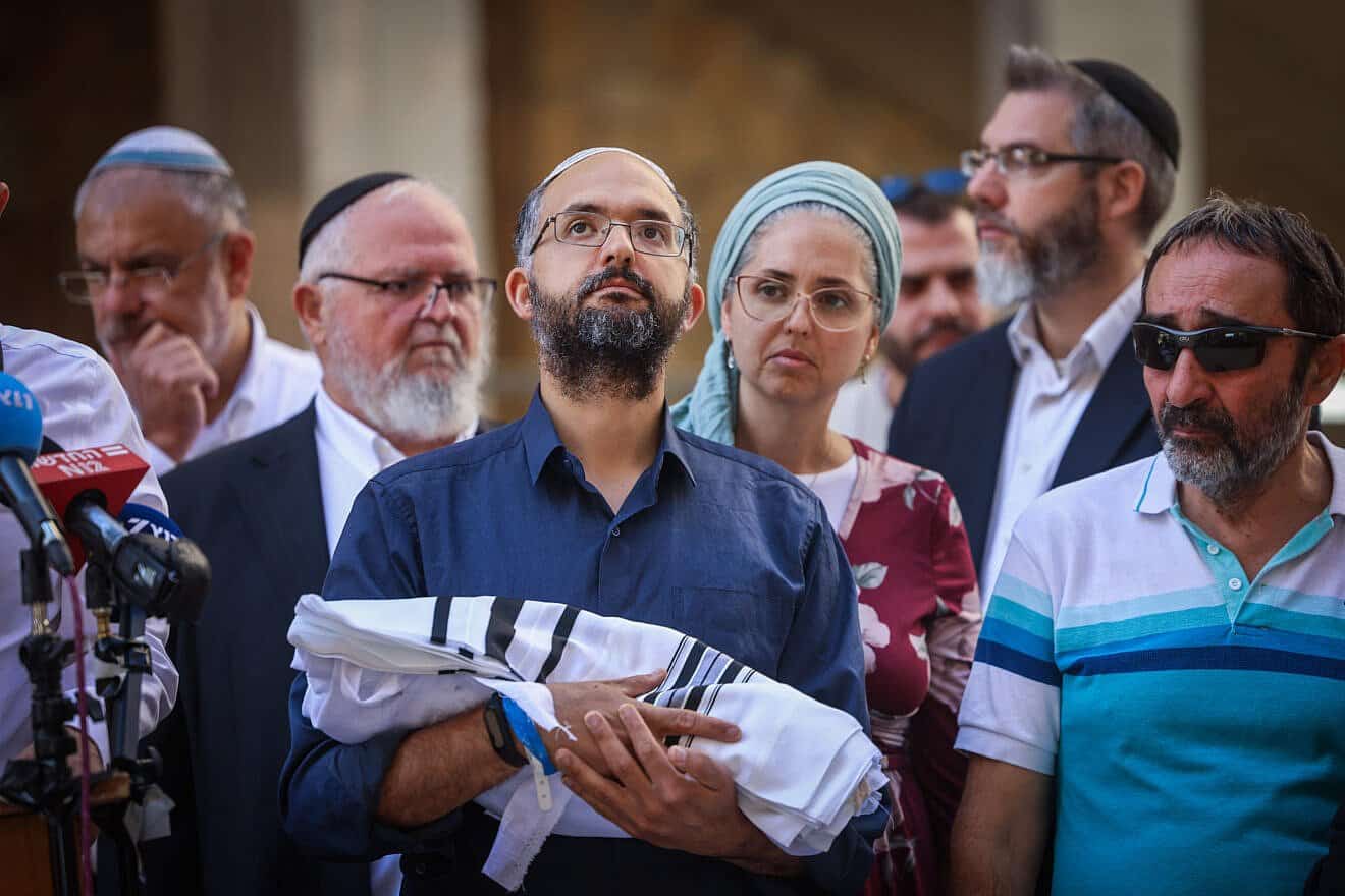 The funeral of Israeli infant Ravid Chaim Gez, who died after fighting for his life for two weeks, at Har HaMenuchot Cemetery in Jerusalem, May 29, 2025. Photo by Chaim Goldberg/Flash90.