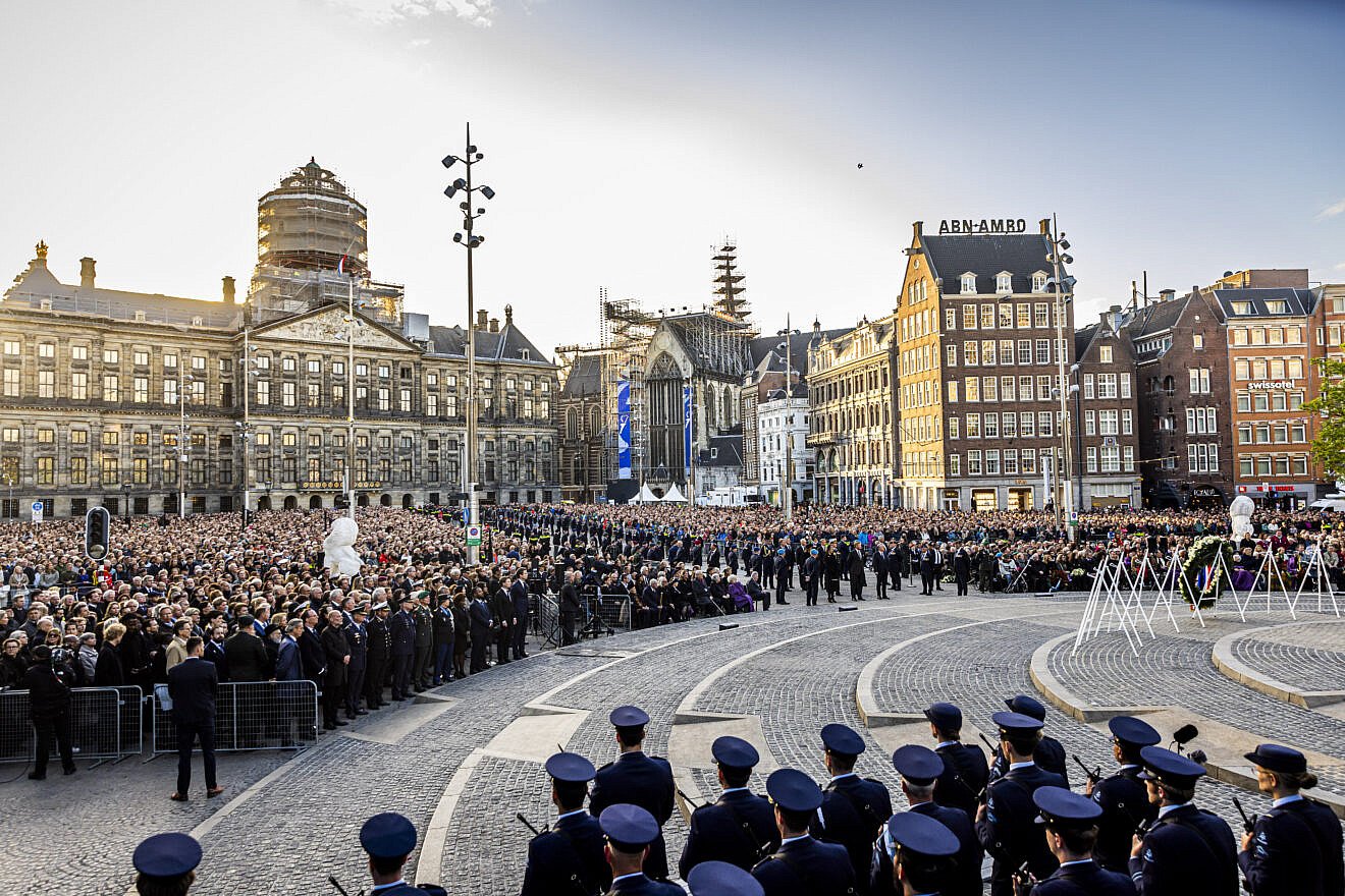 Pro-Hamas activists detained after disturbing Dutch Memorial Day ceremony
