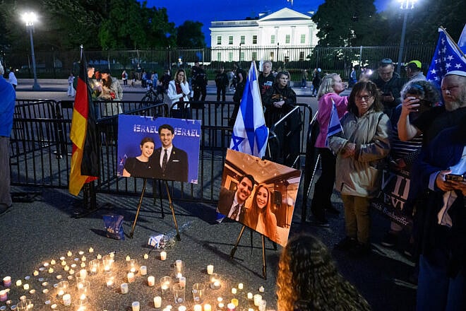 People attend a candlelight vigil at Lafayette Square across from the White House in Washington, D.C., on May 22, 2025, the day after the murder of two Israeli embassy staffers outside the Capital Jewish Museum. Credit: Mandel Ngan/AFP via Getty Images.