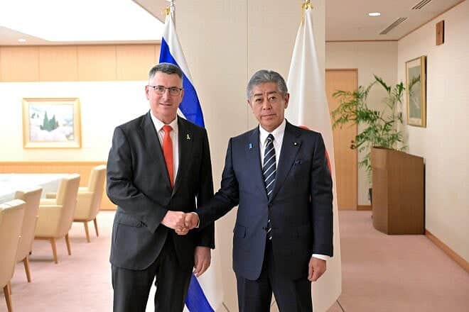 Israeli Foreign Minister Gideon Sa’ar meets with Japanese Foreign Minister Takeshi Iwaya in Tokyo on May 13, 2025. Source: @gidonsaar/X).