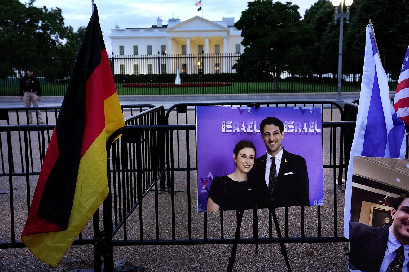 Mourners gather outside the White House in Washington, D.C., for a vigil in memorial of the two victims of the Capital Jewish Museum shooting on May 21, Israeli embassy staff Yaron Lischinsky and Sarah Milgrim, May 22, 2025.  Photo by Kevin Dietsch/Getty Images.