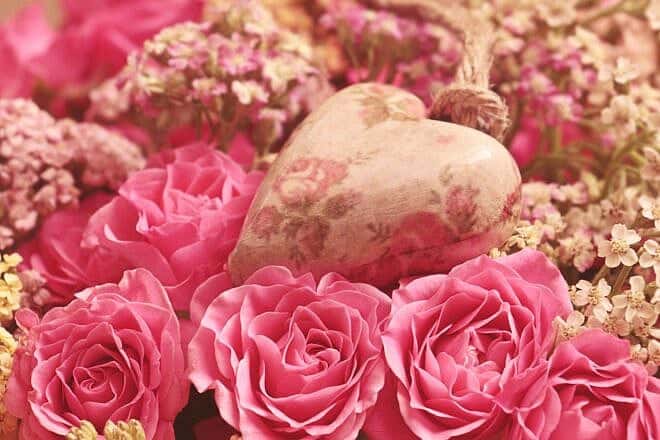 Mother's Day flowers. Credit: NoName_13/Pixabay.