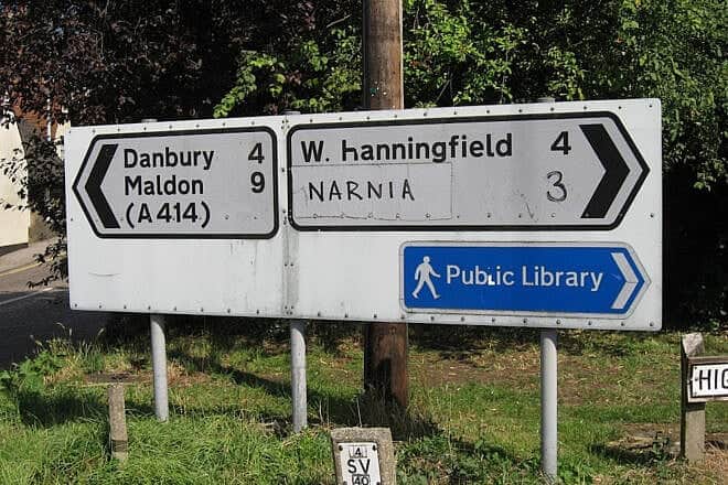 A road sign in England points to Narnia. Credit: Stella Gardiner via Wikimedia Commons.
