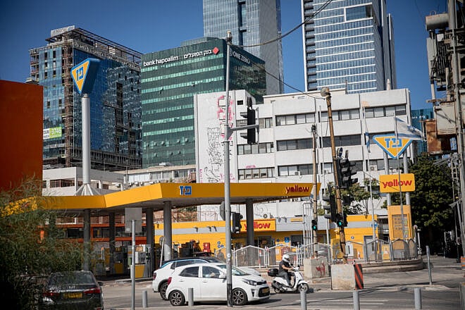 A Paz gas station in Tel Aviv, Sept. 30, 2024. Photo by Miriam Alster/Flash90.