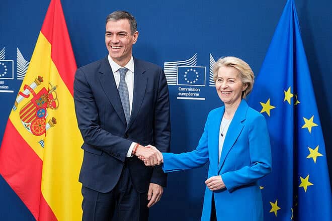Spanish Prime Minister Pedro Sánchez is welcomed by European Commission President Ursula von der Leyen before a bilateral meeting at commission headquarters in Brussels on May 28, 2025. Photo by Thierry Monasse/Getty Images.