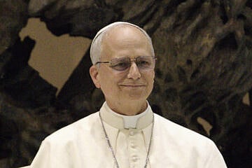 Pope Leo XIV holds an audience with the media at the Vatican on May 12, 2025. Photo by Edgar Beltrán/The Pillar via Wikimedia Commons.