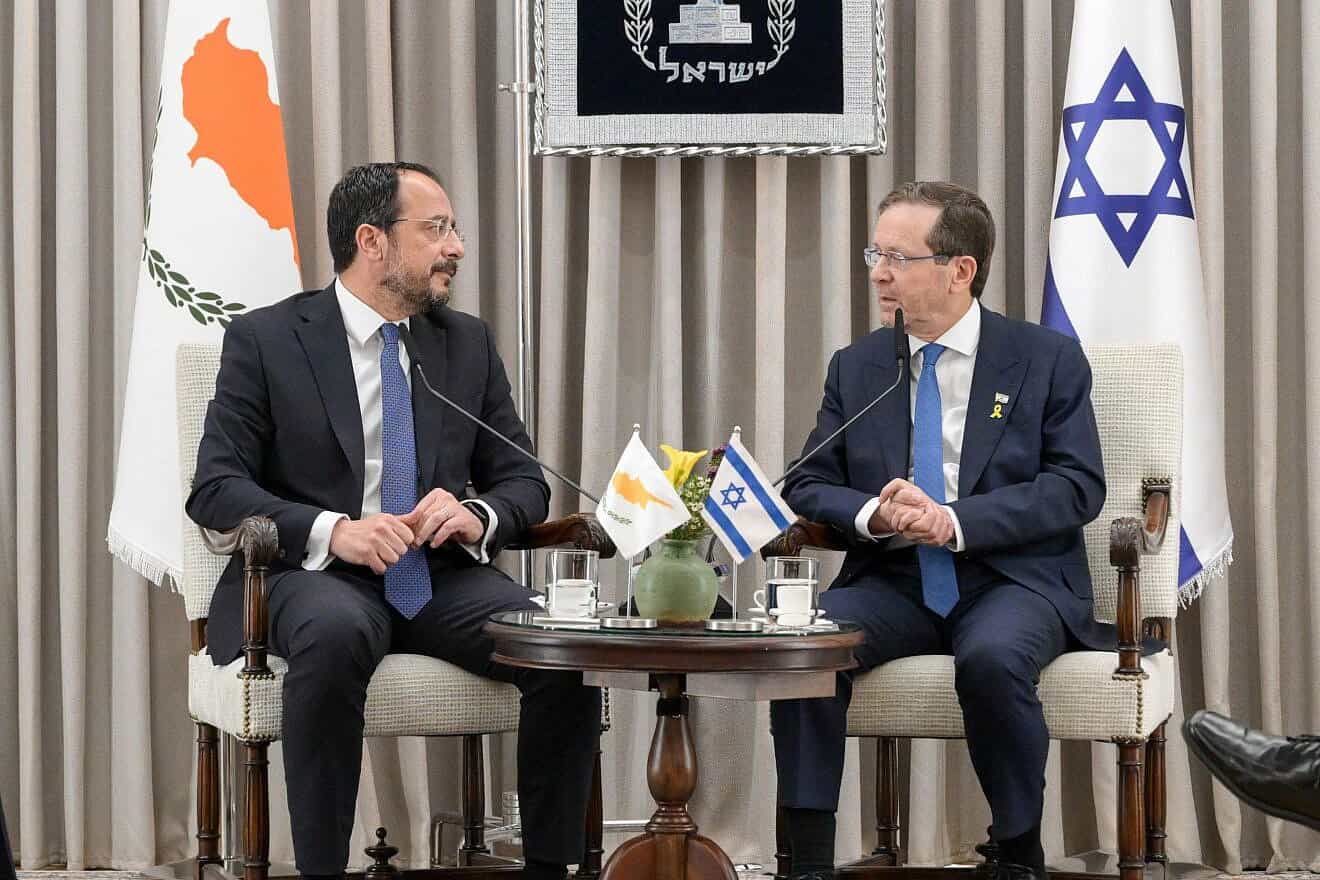 Israeli President Isaac Herzog (right) hosts Cypriot President Nikos Christodoulides at the President's Residence in Jerusalem, May 4, 2025. Photo by Ma'ayan Toaf/GPO.