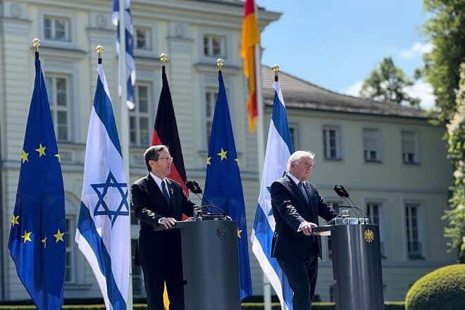 Israeli President Isaac Herzog and German President Frank-Walter Steinmeier hold a joint press conference in Berlin, May 12, 2025. Photo by Amos Ben-Gershom/GPO.