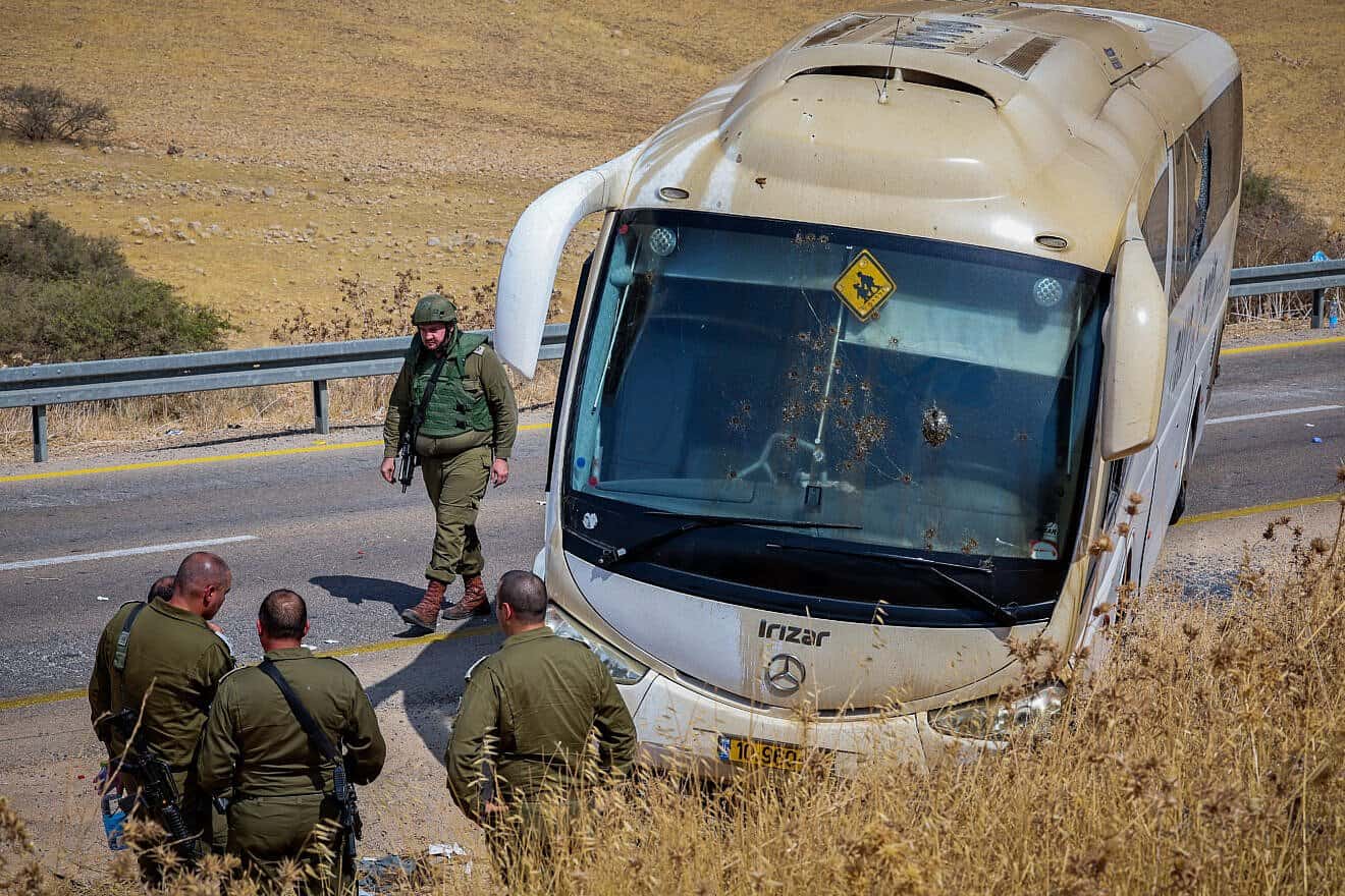 IDF soldiers at the scene of a shooting attack on a bus on Route 90 in the Jordan Valley, Sept. 4, 2022. Credit: Flash90.