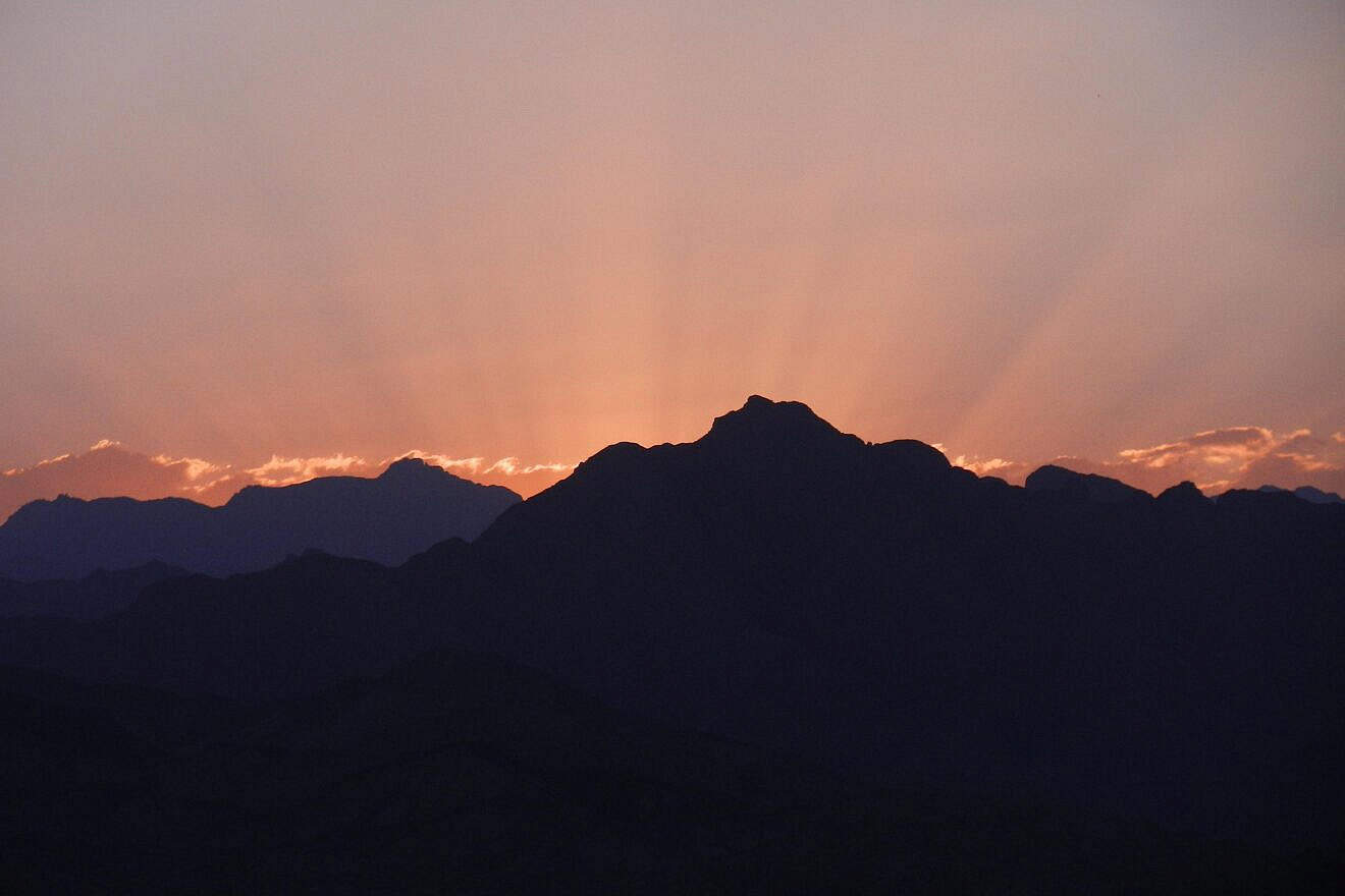 Sunset at Sinai. Credit: laidianaguevara/Pixabay.