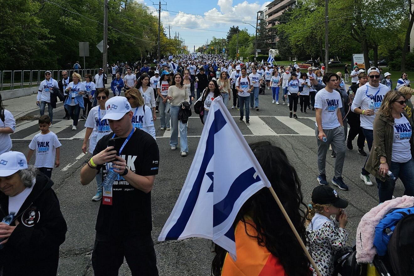 An estimated 56,000 people participate in a Walk with Israel, sponsored by the UJA Federation of Greater Toronto, on May 25, 2025. Photo by Dave Gordon.