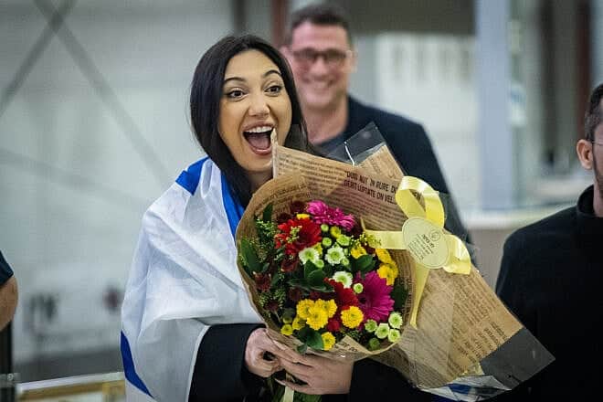 Yuval Raphael arrives at Ben-Gurion International Airport after competing in the Eurovision Song Contest, where she finished in second place, May 18, 2025. Photo by Yonatan Sindel/Flash90.