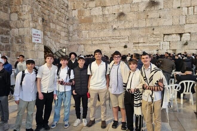 Students from the Alexander Muss High School in Israel program pray at the Western Wall during their semester abroad. Credit: Courtesy.